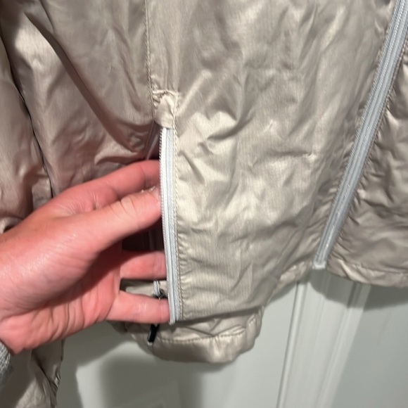 Nike Men's Beige Windbreaker Jacket - Picture 4 of 4